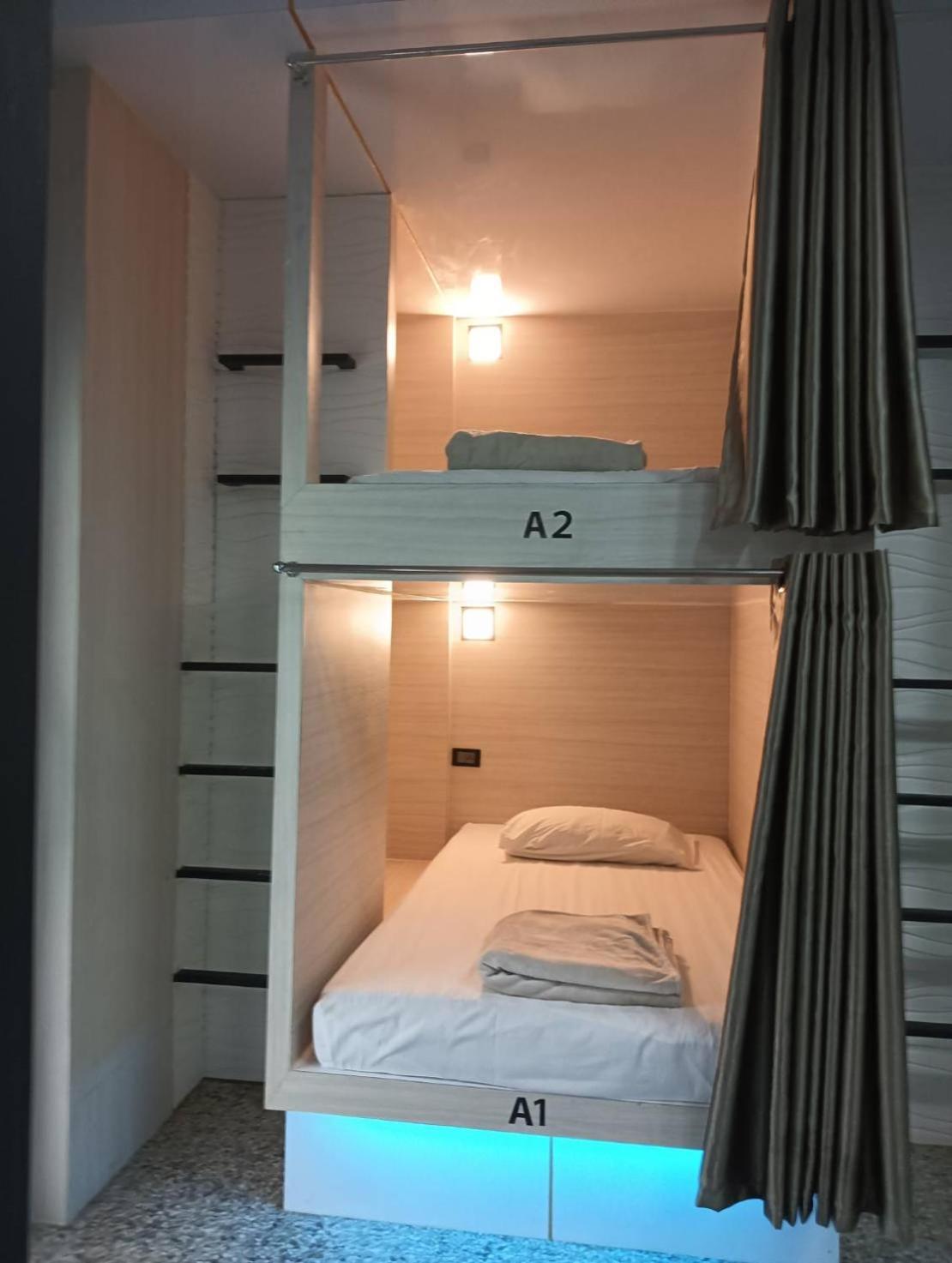 White Jail At Koh Tao Hostel Экстерьер фото
