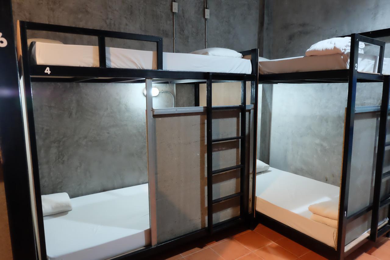 White Jail At Koh Tao Hostel Экстерьер фото